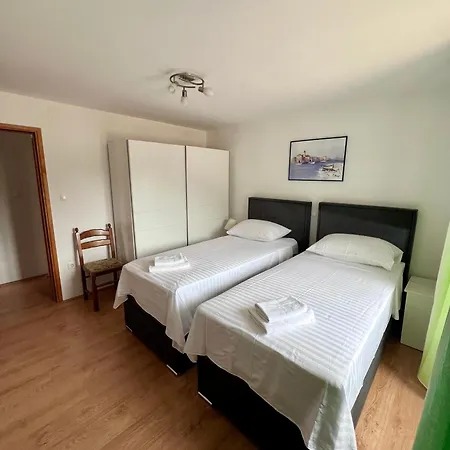 Tudor Nikola Apartment